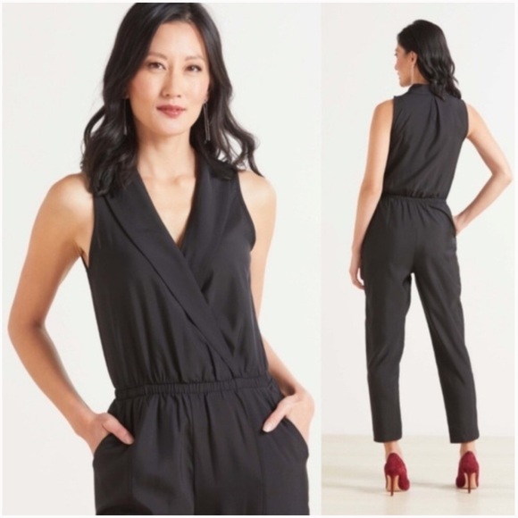 Evereve Pants - Evereve Black Teagan Jumpsuit V-neck Sleeveless Pockets Sz L